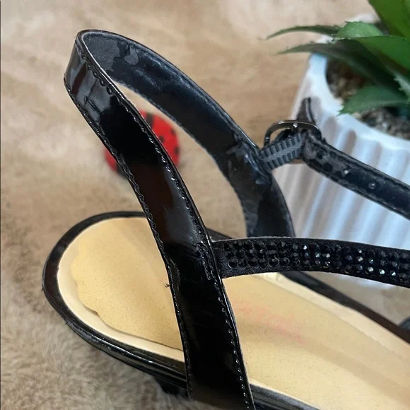 Vintage Vibe Boudoir Glam Black Sparkly Costume Heels – 8.5 Kitten Heel, 2.5” - Picture 5 of 13